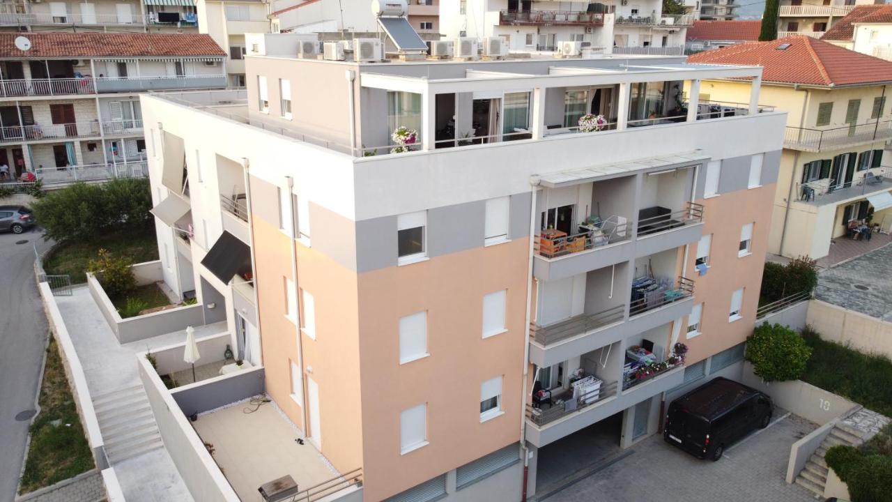 Cozy Apartment With Free Private Parking Split Ngoại thất bức ảnh